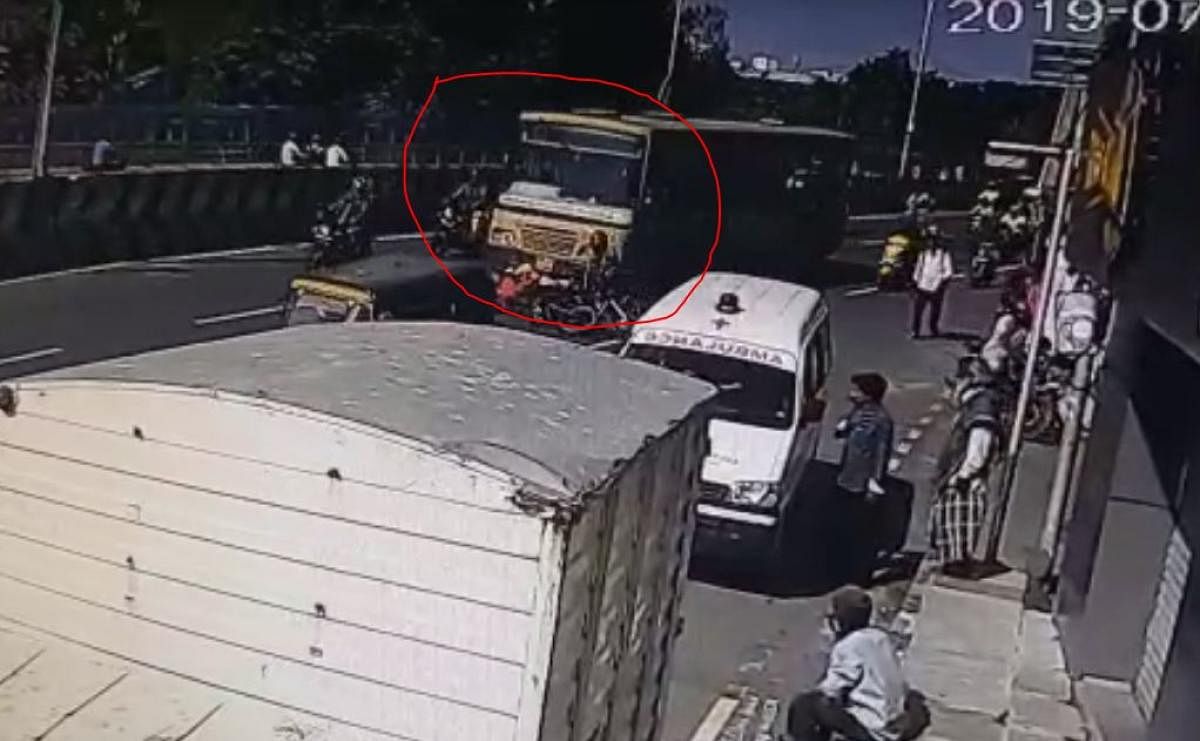 The accident occurred when N K Shiva, who was riding the bike, tried to overtake the MTC bus no. A51 playing from Tambaram East to Broadway near the YMCA grounds in Nandanam at around 8.50 am. (Video grab)