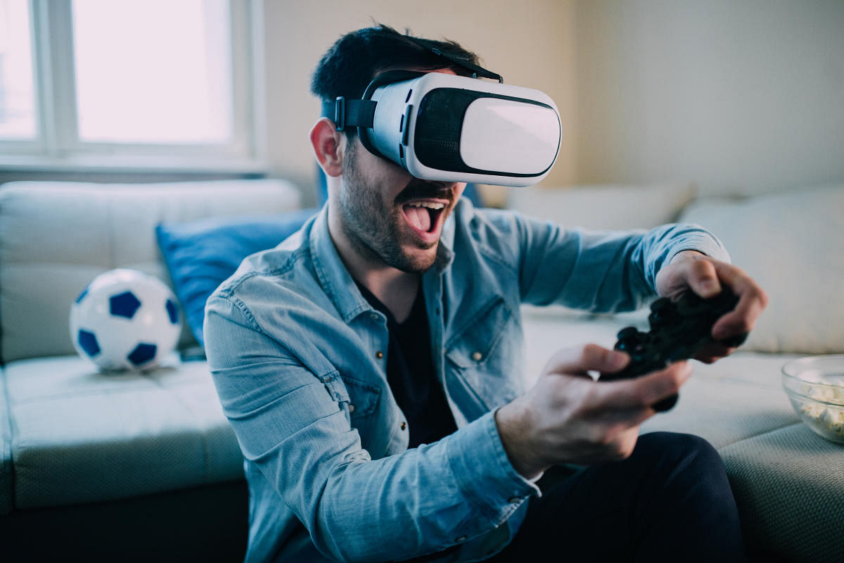 VR headgears can adversely affect people with motion sickness, say experts.