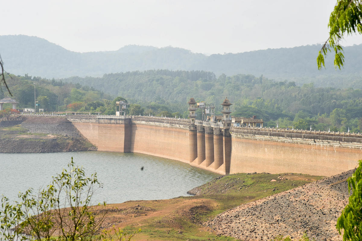 The water in Harangi reservoir, Kodagu has reached the dead-storage level. DH Photo/ B H Shivakumar