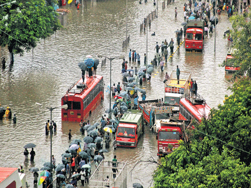 Over the last 36 hours, the eastern and western suburbs of Mumbai reaching up to Kalyan and Vasai-Virar, respectively, have received over 120 mm rainfall. However, there was not much inconvenience to the people. DH file photo