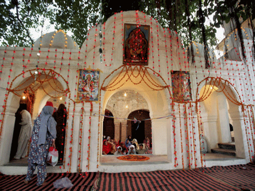 A small Hindu temple has been vandalized by unidentified men in Pakistan's southern Sindh province, leading to protests by the community members and local political parties. Hindus at the historic Gorakhnath temple at Peshawar in northwest Pakistan. PTI file photo