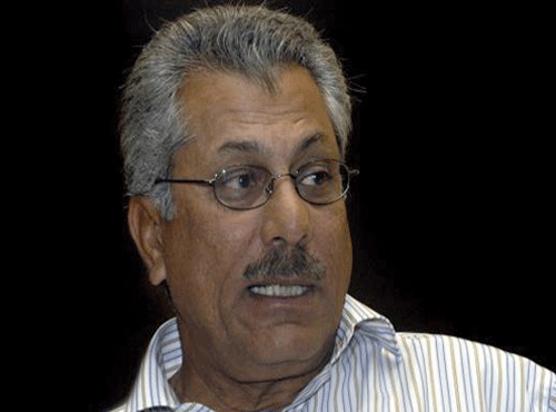 Batting great Zaheer Abbas feels that considering India's recent dismal show in Australia, Pakistan has a golden chance this time to break the jinx of not beating the defending champions in a World Cup match. PTI photo