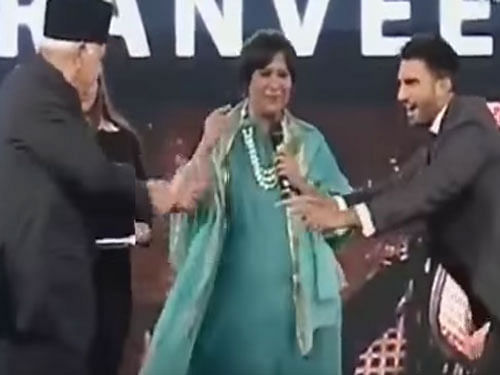 Farooq Abdullah dances with Ranveer Singh, screen grab