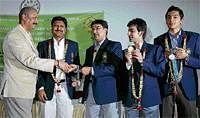 India's Pride: BSFI secretary S Balasubramaniam (left) congratulates Asian Games medallists Alok Kumar (second left), Yasin Merchant (centre), Pankaj Advani and Aditya Mehta  at a felicitation function at the KSBA on Sunday. DH photo
