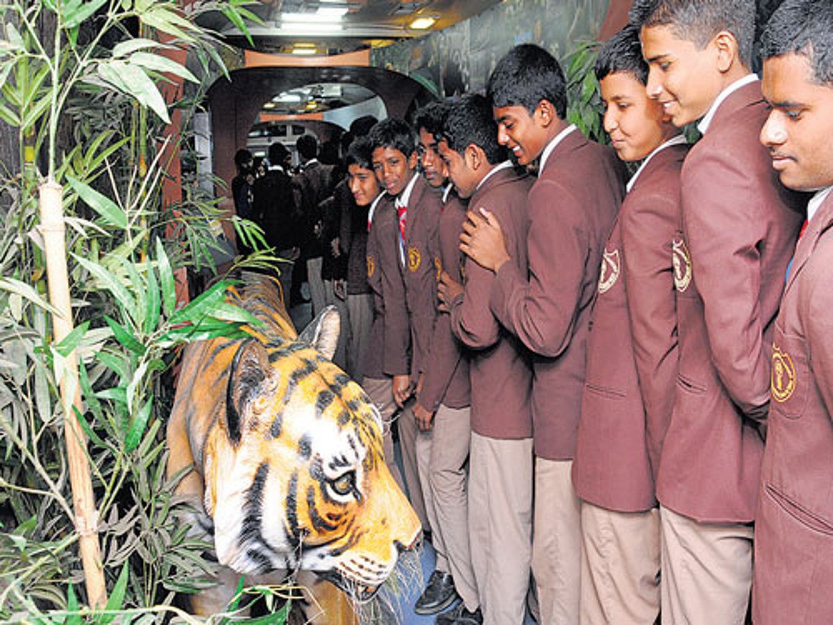 Science Express to inspire schoolchildren