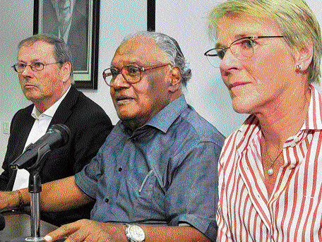 talking science: Prof CNR Rao at a press conference in  Bengaluru on Monday. Prof Anthony Cheetham (left) and  Dr Julie Maxton, vice president and executive director,  respectively, of the Royal Society, are with him. DH PHoto