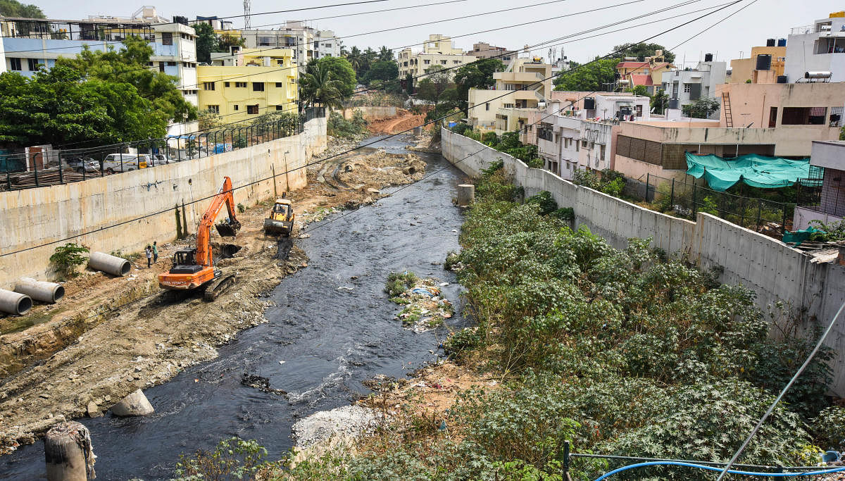 Based on a tip-off, head constable Srinivasa Rao and Beerappa on night patrol, nabbed Rajegowda (50) and Nazeer (45) for letting the polluted wastewater from their tankers into a stormwater drain along the ESI Hospital Road. (DH File Photo. For representation purpose)