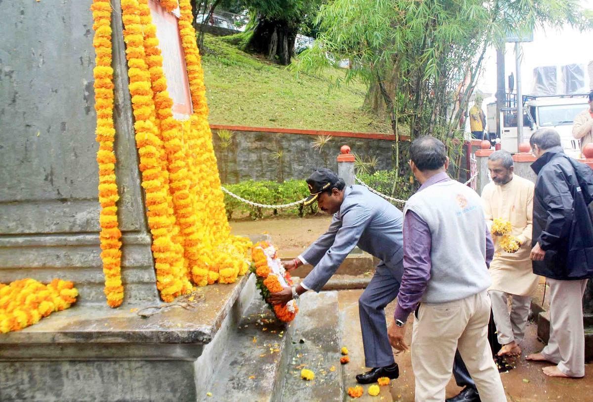 Tributes were paid to the martyrs of Kargil war, during Kargil Vijay Diwas, observed at war memorial in Madikeri.
