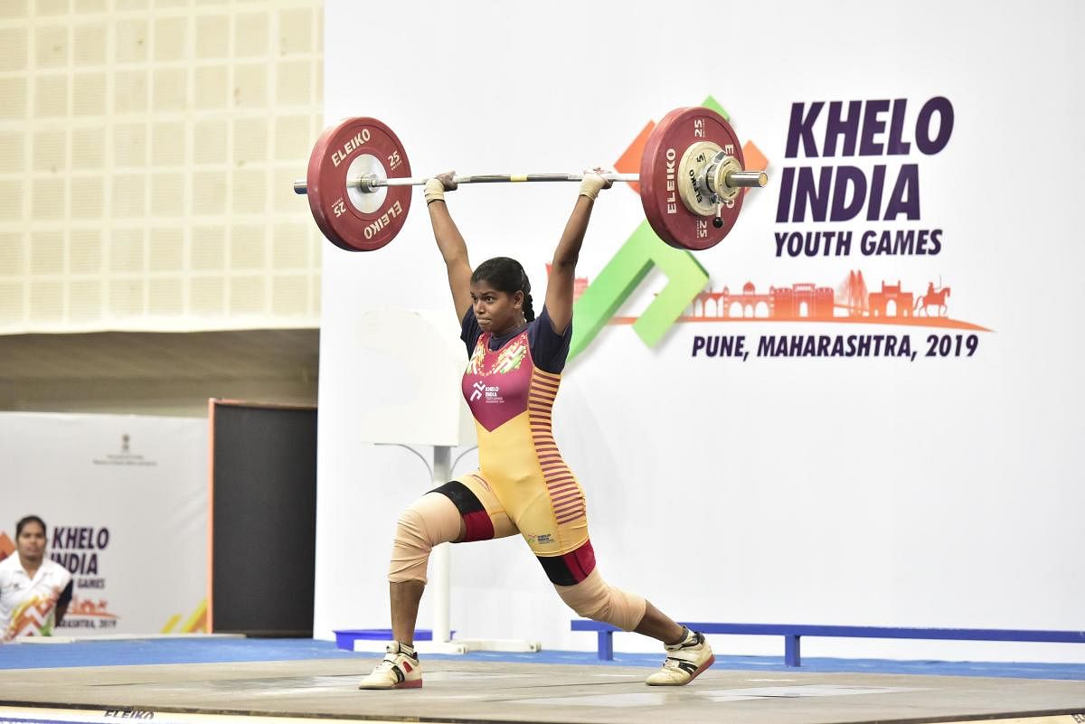 File picture of Akshata Kamati of Karnataka en route to the gold in the women's under-21 (71 kg) competitions at the Khelo India Youth Games. Photo credit: DH