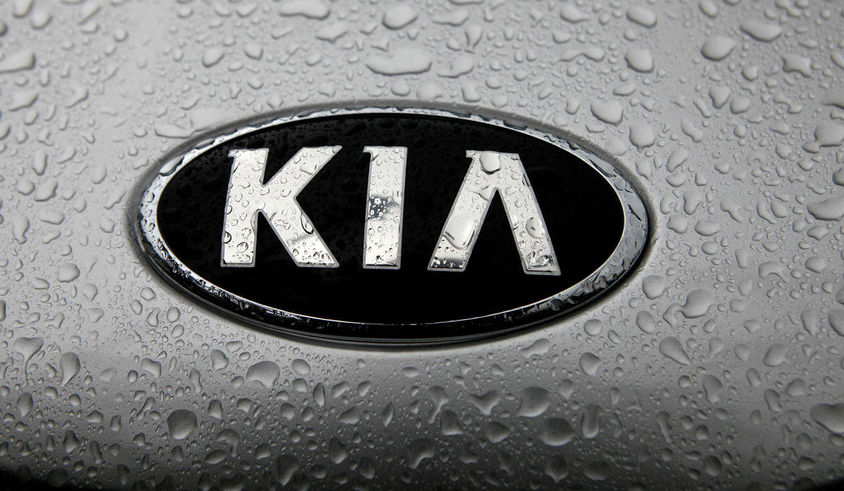 FILE PHOTO: A view shows the logo of a Kia car in its factory in Zilina, October 3, 2012. REUTERS/Petr Josek/File Photo
