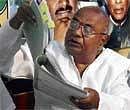 H D Deve Gowda addressing the press in Bangalore. DH Photo