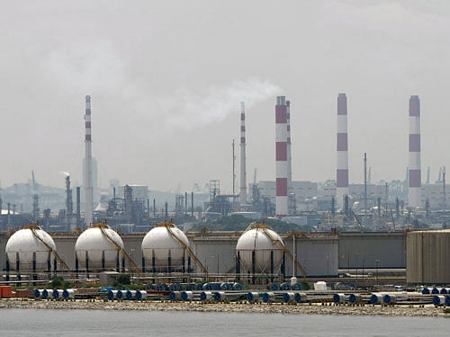 The refiners cleared part of their outstanding towards crude oil they buy from Iran, through Union Bank of India which in turn transmitted the payment to National Iranian Oil Co (NIOC) through HalkBank of Turkey. PTI file photo
