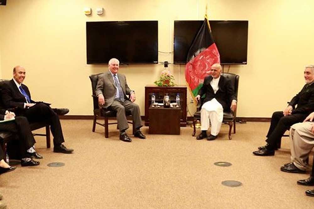 The photo released by the Office of the President of Afghanistan is not consistent with the ones released by the U.S. State Department, indicating that the images were doctored with.