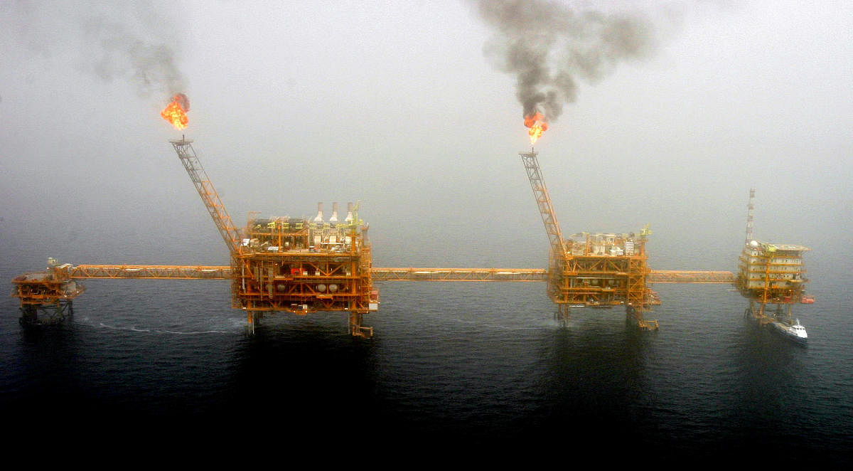 Efforts to import Iranian oil beyond accepted levels will be sanctioned: US (Photo Reuters)