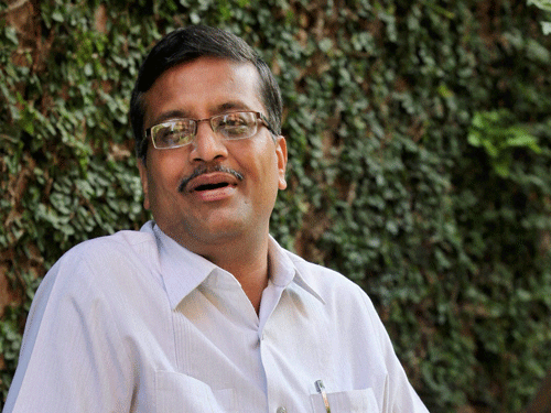 Khemka had submitted a voluminous over-100-page reply to the government, rubbishing the charge sheet. The consequent developments exposed the alleged partisan manner in which the Congress government 'worked overtime' to pin down Khemka after he cancelled the land deal in Gurgaon, involving Vadra's Skylight Hospitality and DLF. PTI file photo