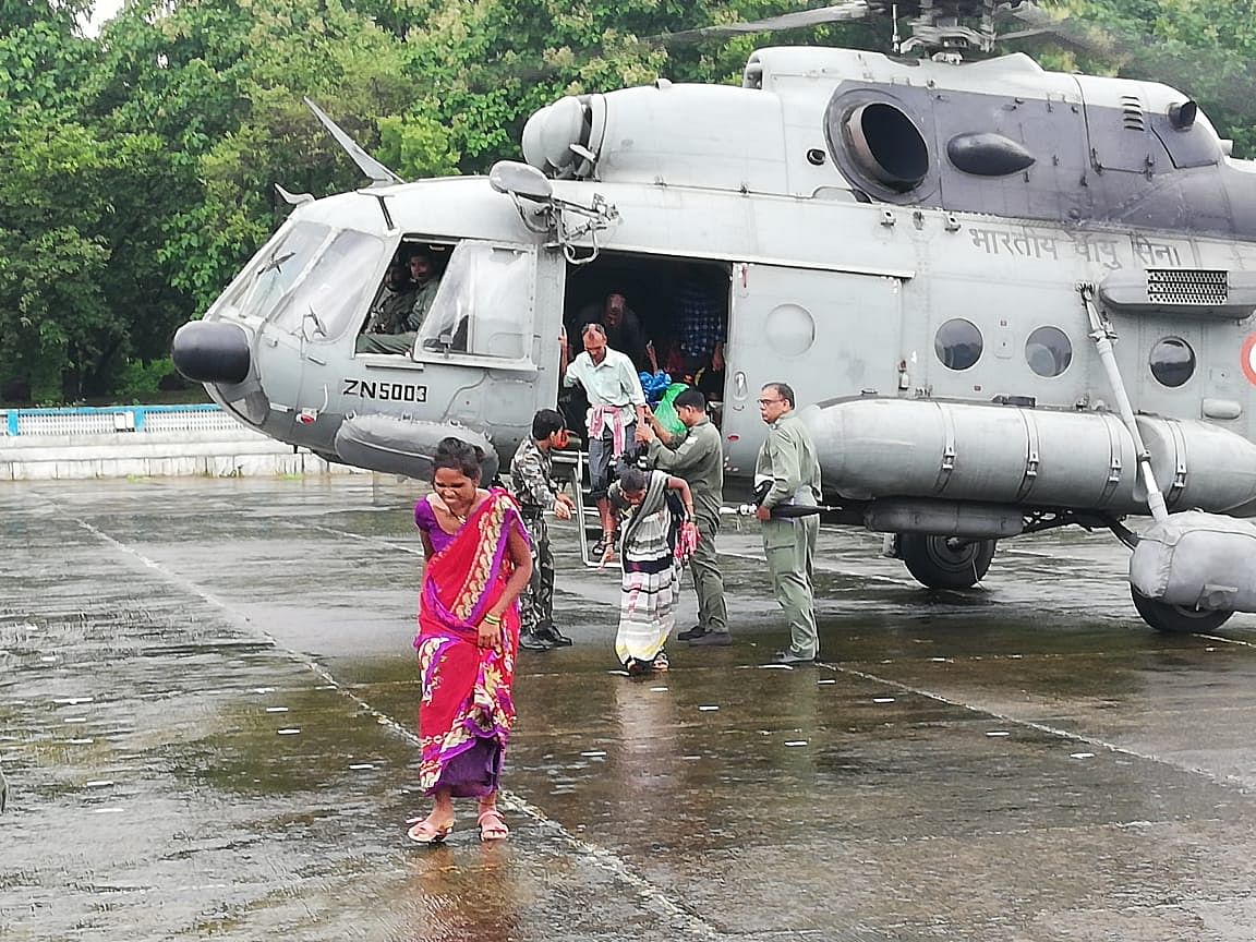 Hundreds of people had to be rescued to safety by different agencies including Army, Navy, Air Force, NDRF and others in the MMR. DH photo