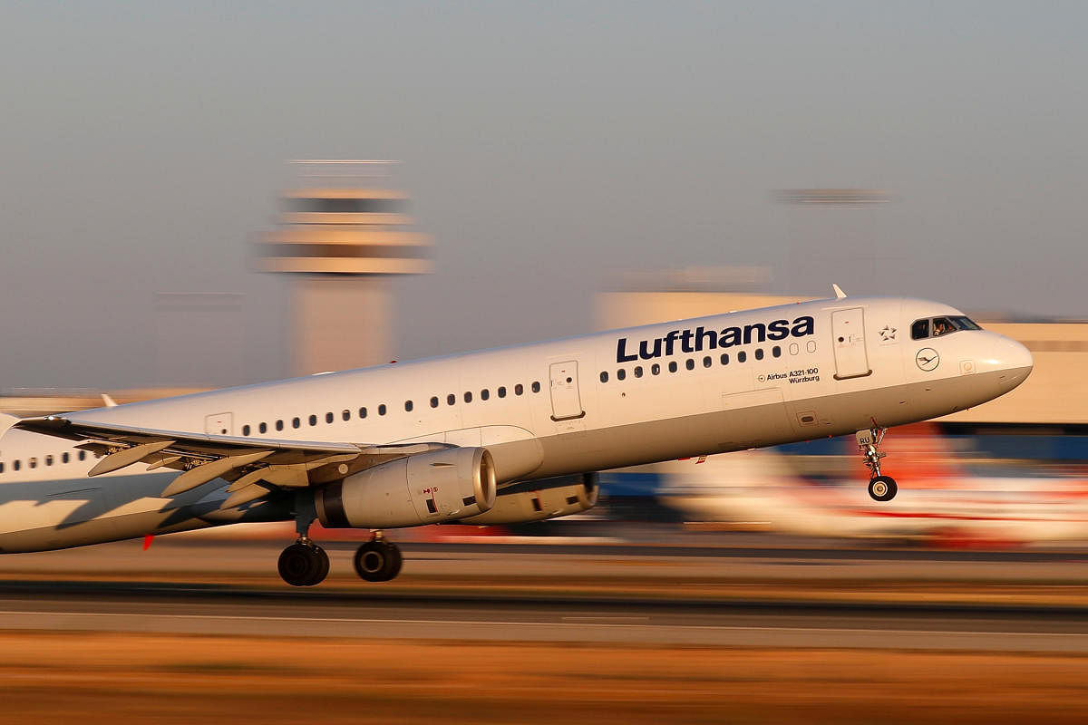 A Lufthansa Airbus A321-100 airplane (Reuters file photo)