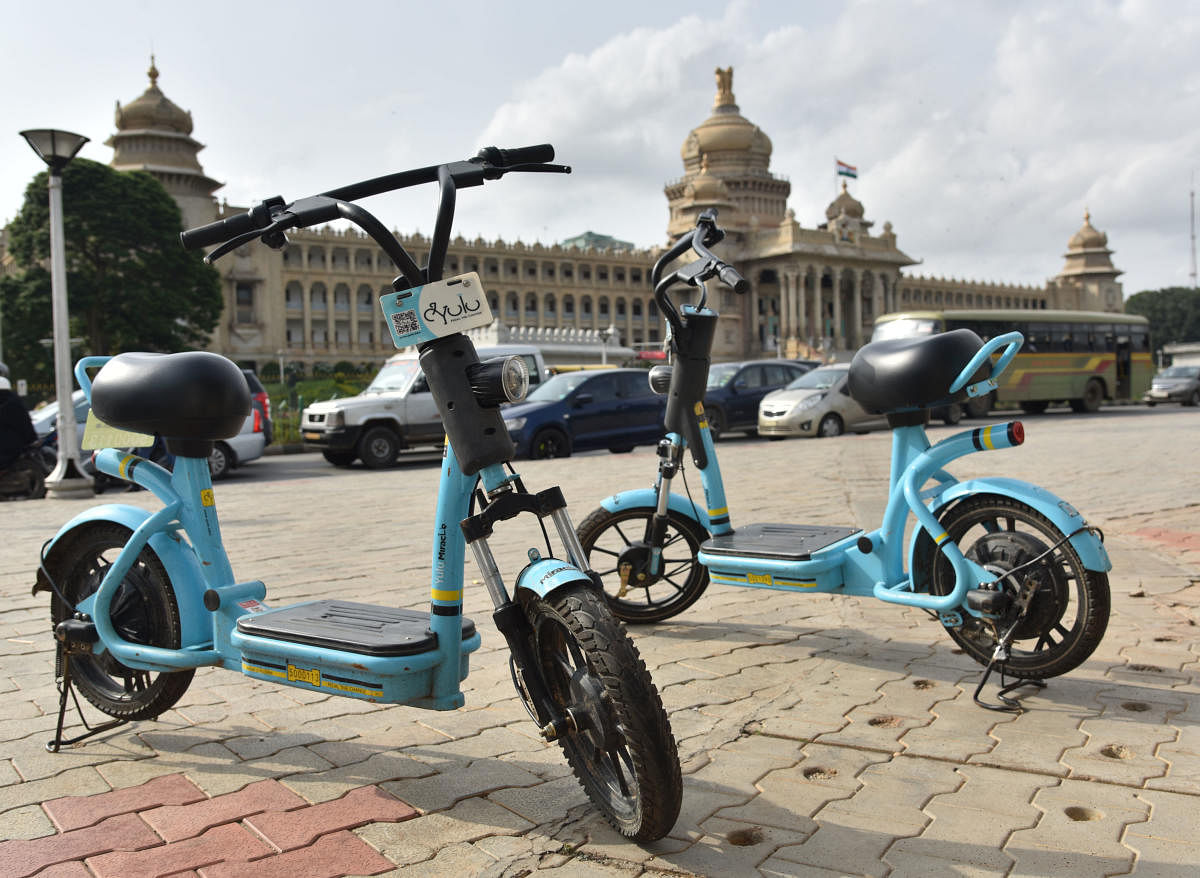 For DH Story of Yulu, E bike in front of Vidhana Soudha in Bengaluru on Monday, 12 August, 2019. Photo by Janardhan B K