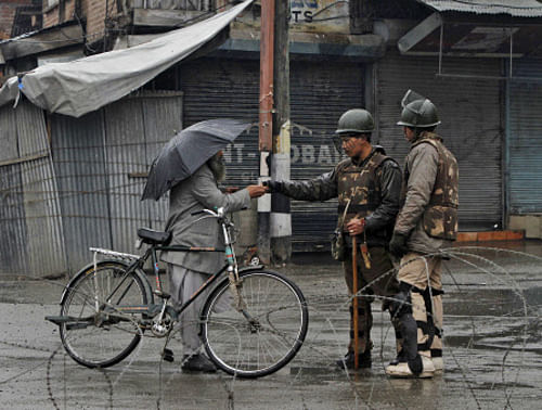A security blanket has been thrown around vital installations and checking intensified across Kashmir Valley ahead of Independence day to thwart any attempt by militants to disrupt the celebrations. AP file photo