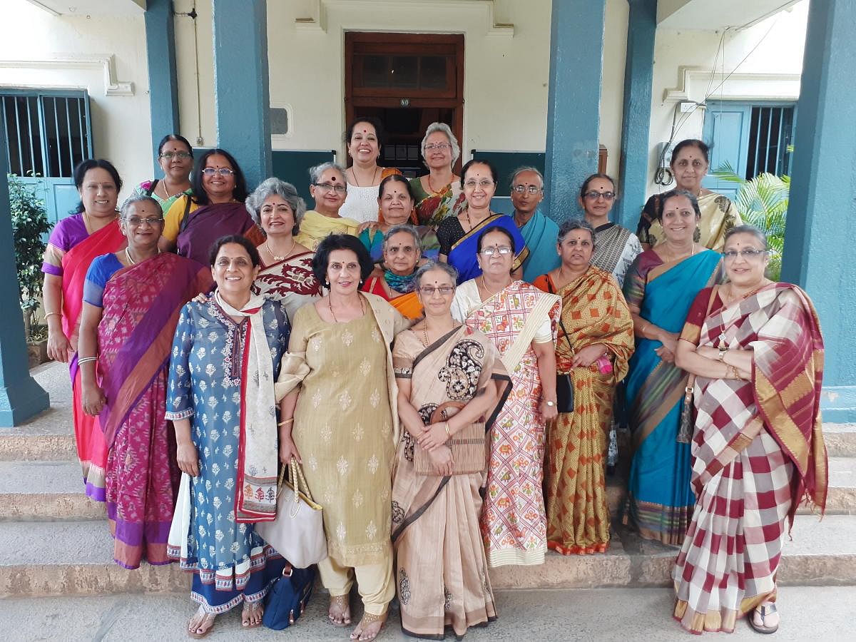 (In front) Shanthala, Chaya, Sheela and S Rajalakshmi; (Second row) Tara, Sandhya, Chithra, Vijaya, Ashalatha, Latha and Vyjayanthi; (third row) Gajalakshmi, Lakshmi, Seethalakshmi, Narmada, Sudha and Nandini; (last row) H Rajalakshmi, Kalpana, Padmini an