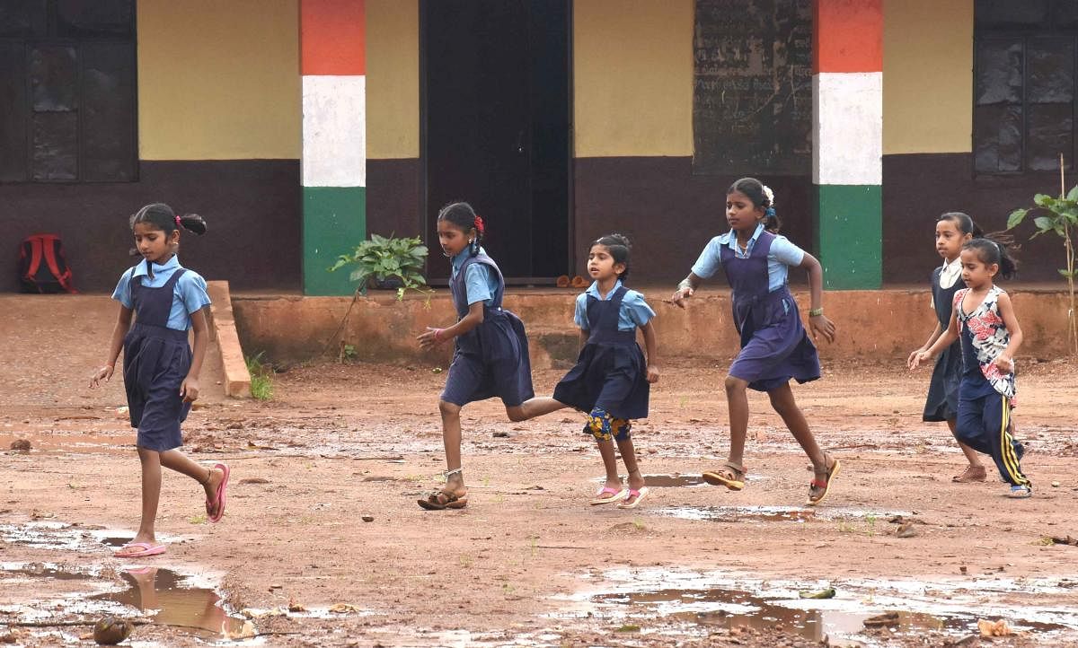 The high court had upheld the constitutional validity of the amendment to Rule 4 of the Karnataka Right of Children to Free and Compulsory Education Rules, 2012. DH File Photo