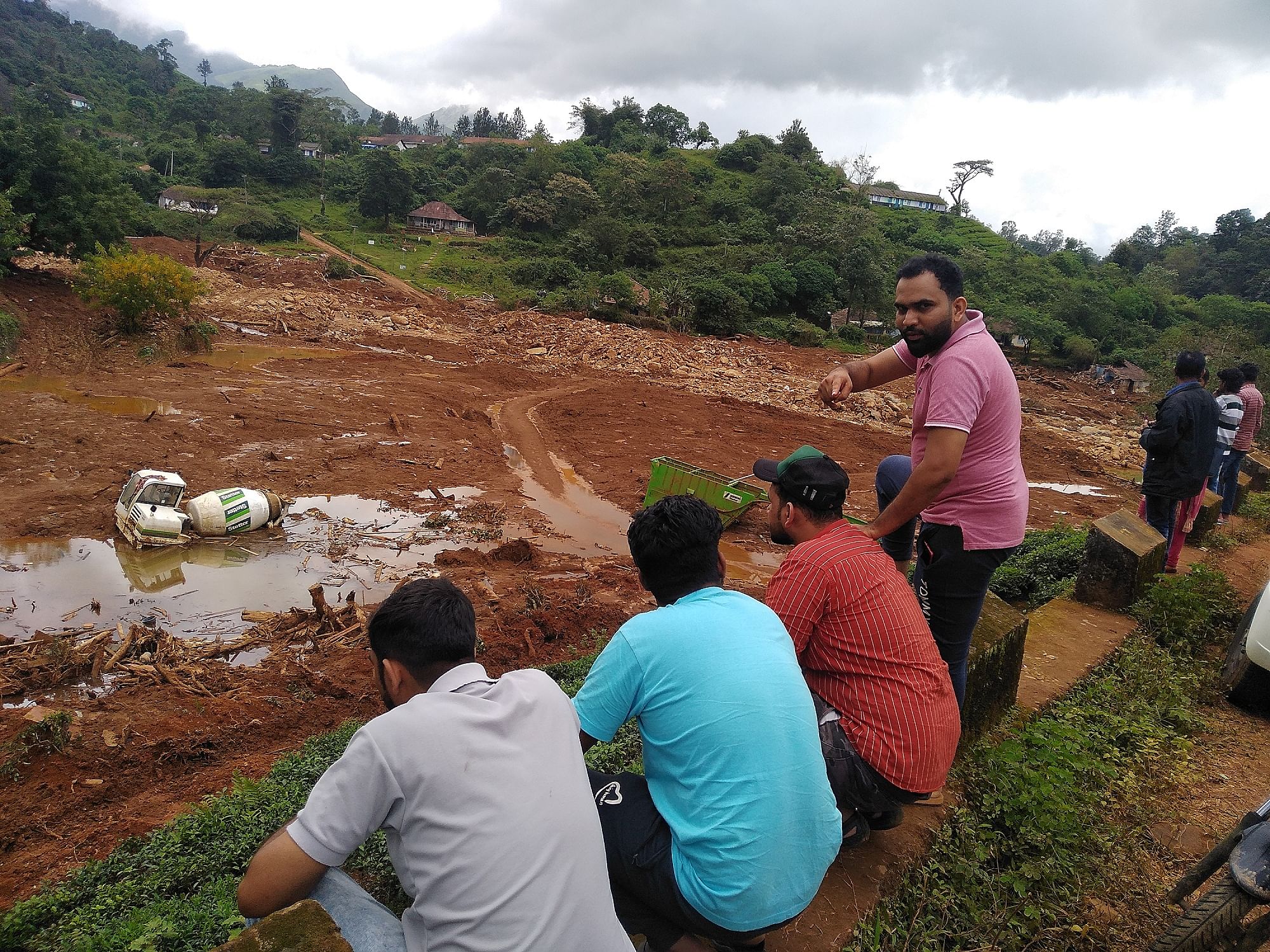 Visitors at Puthumala where scores of houses, a church and temple caved in by landslide on August 8 claiming over ten lives. (Photo/ Arjun Raghunath)