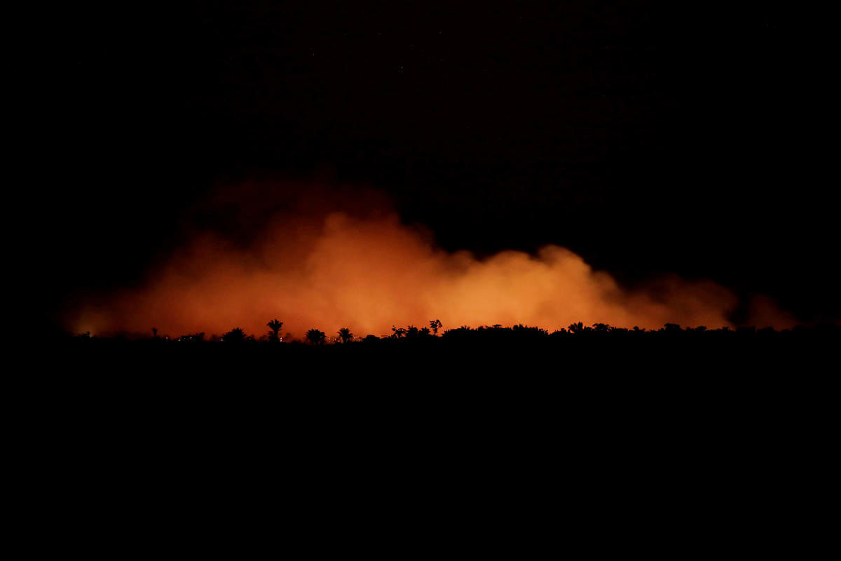 Smoke billows during a fire in an area of the Amazon rainforest near Humaita, Amazonas State, Brazil, Brazil August 17, 2019. Reuters Photo