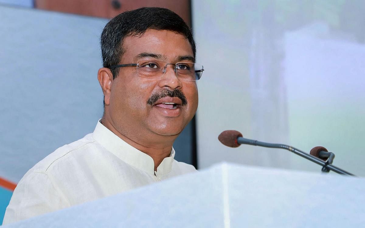Union Minister for Petroleum &amp; Natural Gas and Steel, Dharmendra Pradhan, addresses a gathering at the commencement of work for 10th CGD Bidding Round, in New Delhi (PTI Photo)