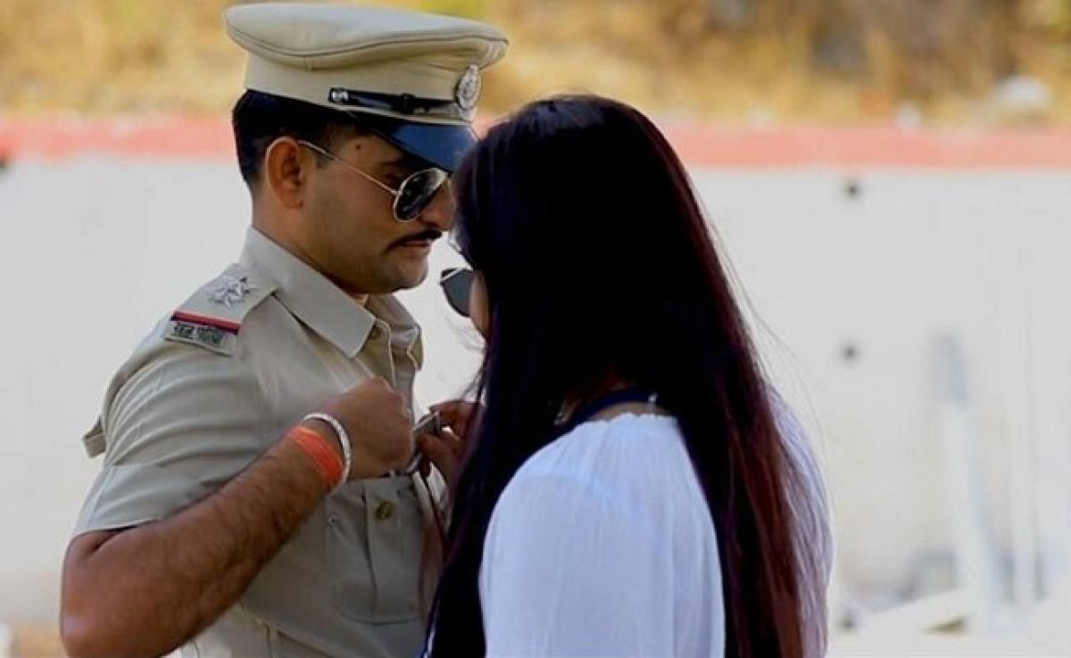 Rajasthan Cop 'Bribed' By Bride In Pre-Wedding Video. 