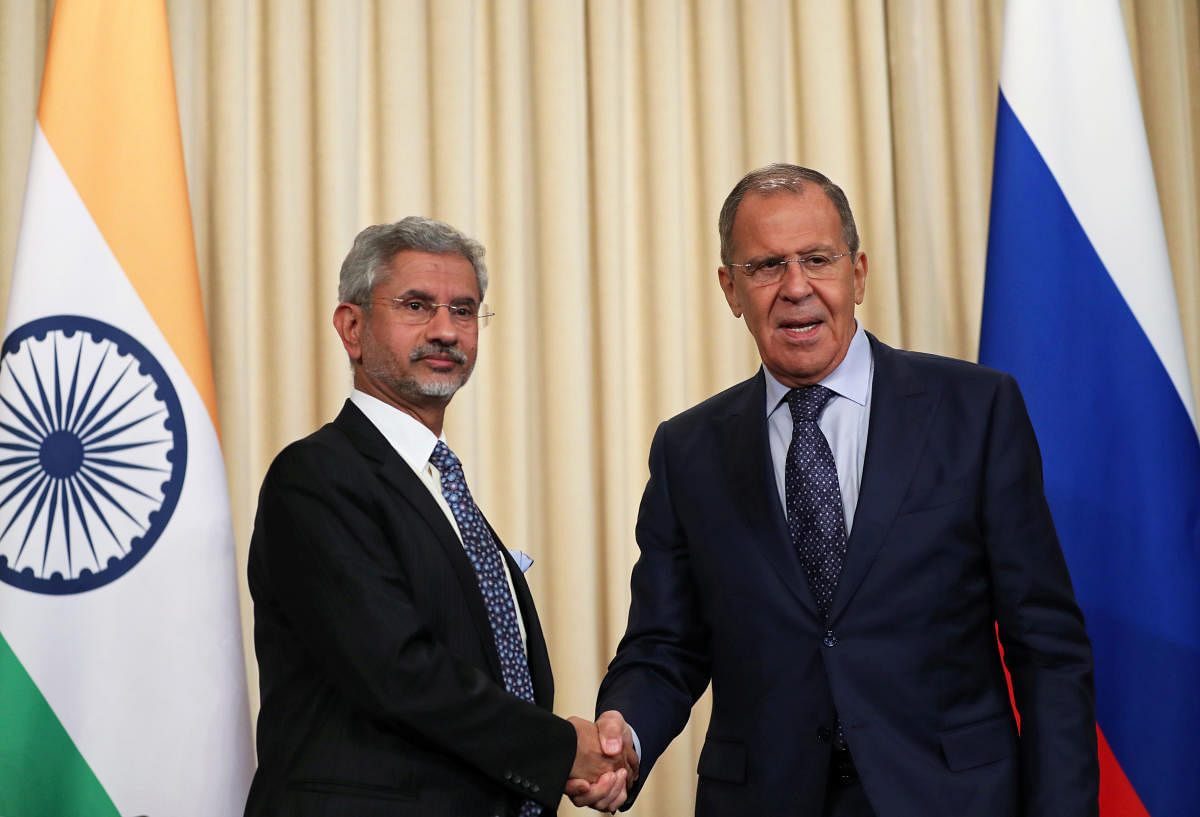 Russia's Foreign Minister Sergei Lavrov and his India's counterpart Subrahmanyam Jaishankar shake hands during a news conference after a meeting in Moscow, Russia. Reuters photo