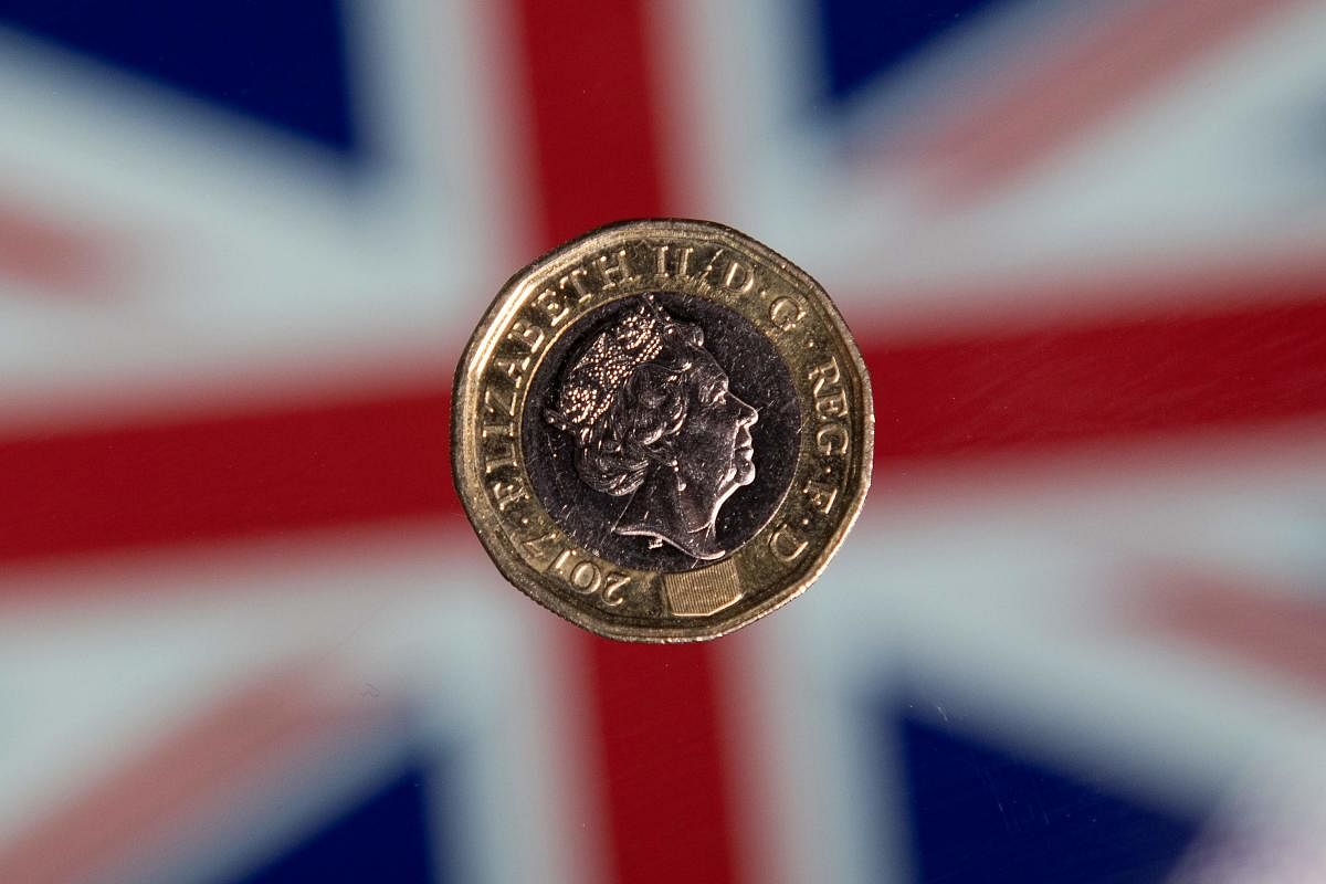 The British pound slid below $1.20 on September 3, 2019, for the first time since the start of 2017, as the UK faces a possible general election amid Brexit turmoil. (Photo by AFP)