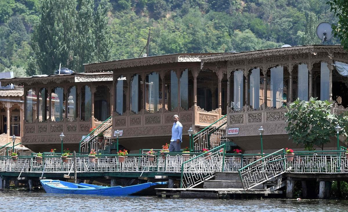 Houseboat guesthouse on Dal Lake in Srinagar. (Photo by AFP)