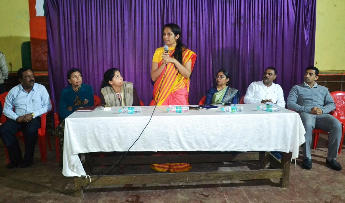 A meeting on Madikeri Dasara was convened by Deputy Commissioner Annies Kanmani Joy at Kaveri Kalakshetra in Madikeri on Thursday.