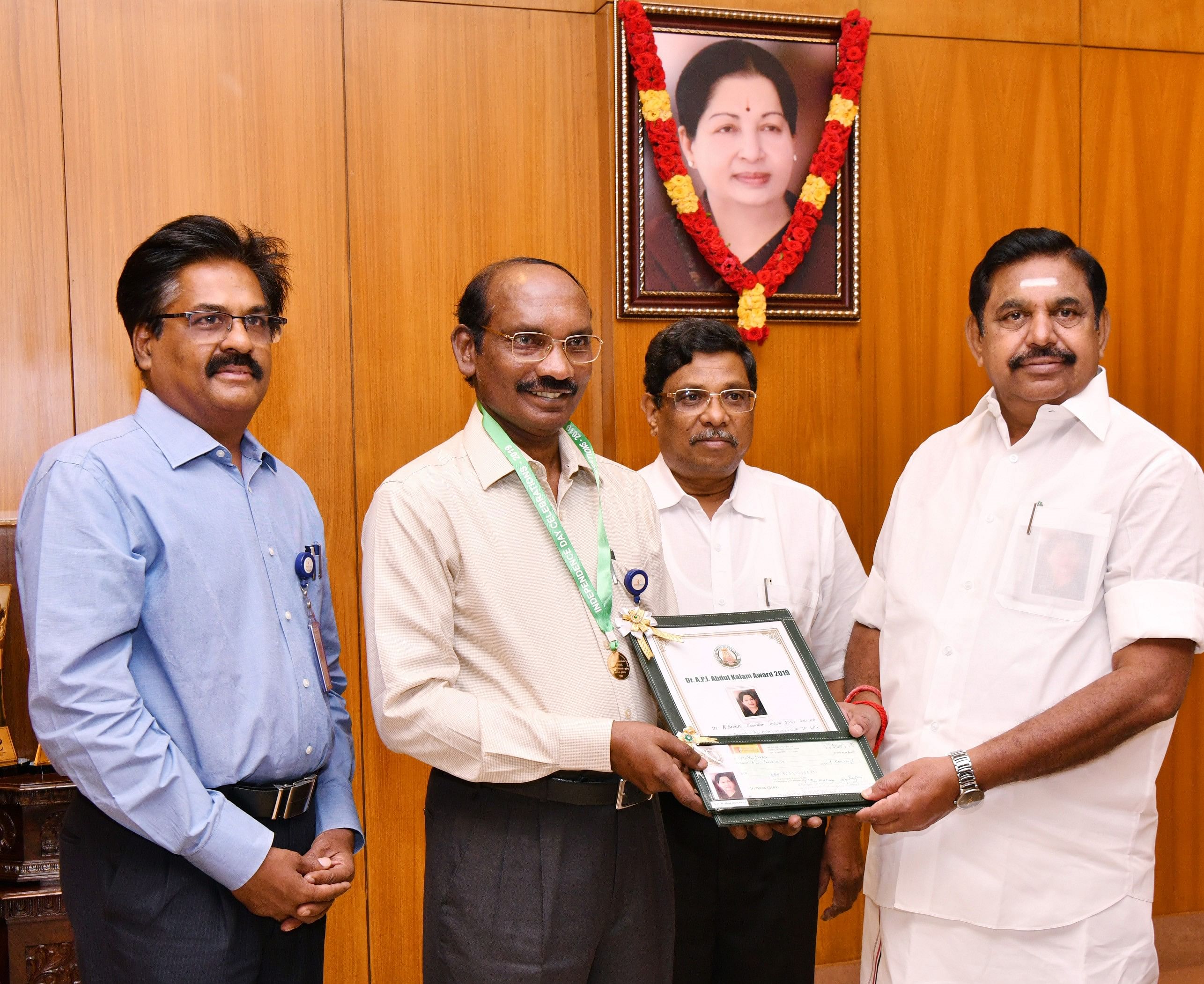 Isro chief Dr K Sivan receiving Dr A P J Abdul Kalam award for scientific growth from Tamil Nadu Chief Minister Edappadi K Palaniswami here on Thursday. DH Photo