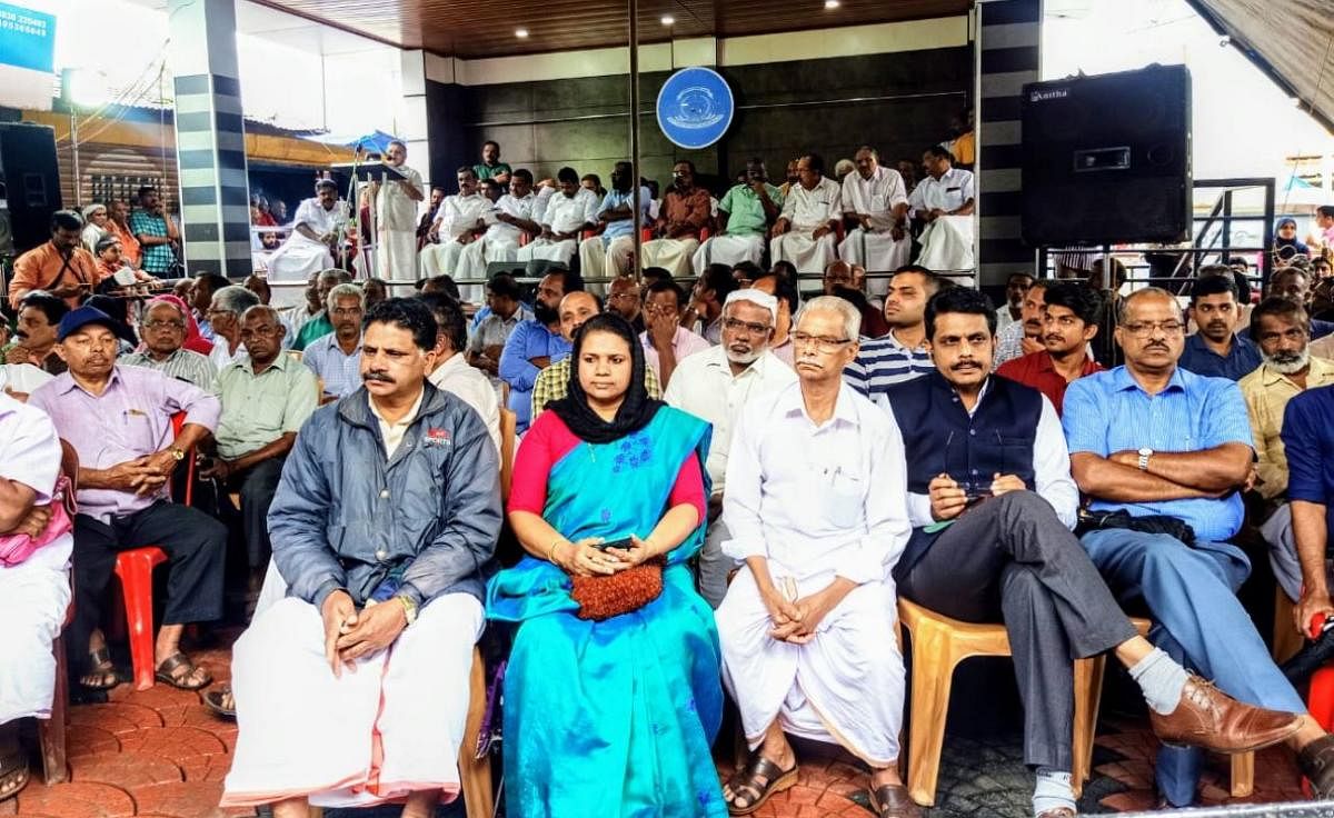 Participants in a protest meeting, led by Kerala MLAs M C Balakrishnan (Sulthan Bathery) and C K Saseendran (Kalpetta), against the regulation of traffic in Bandipur forests, recently. Photo by special arrangement