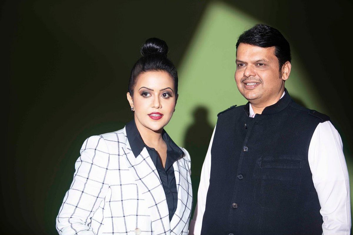 Maharashtra Chief Minister Devendra Fadnavis and his wife Amruta Fadnavis. (Photo: Twitter)