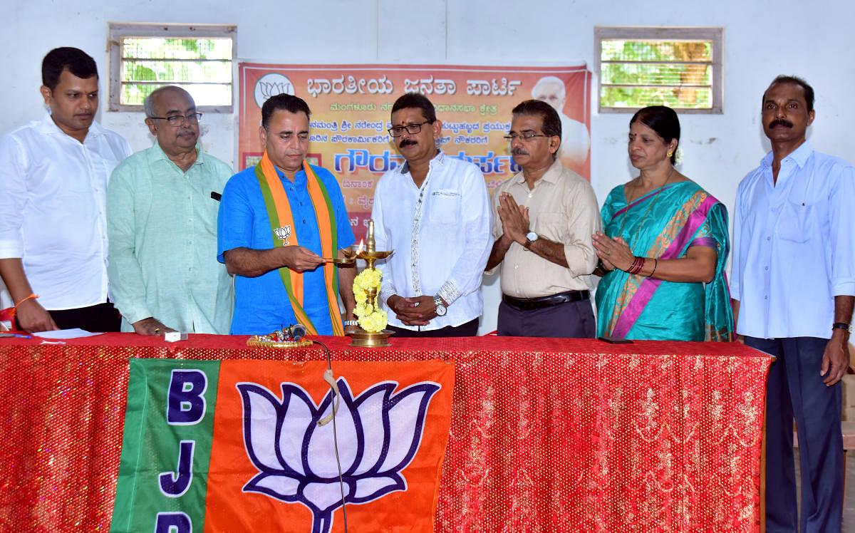 BJP National Secretary Sunil V Deodhar inaugurates a programme at the Vysha Education Society near PVS Circle in Mangaluru on Thursday, on the occasion of Prime Minister Narendra Modi’s birthday.