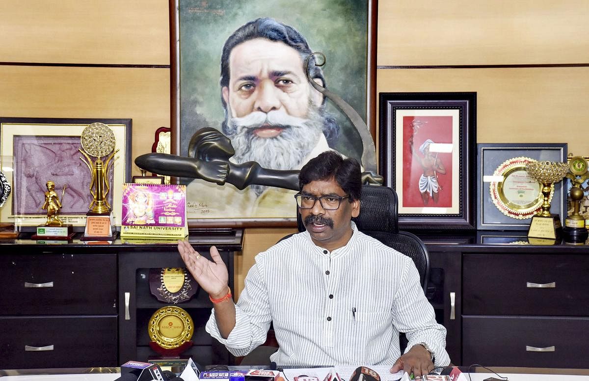 Soren said the Jharkhand Mukti Morcha (JMM) will raise people's issues in the campaign and promised that if voted to power, his government will ensure 75 per cent reservation for the youth of Jharkhand in private jobs.  Photo/PTI