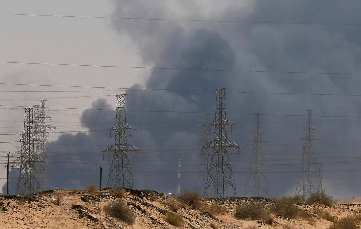 Smoke is seen following a fire at an Aramco factory in Abqaiq, Saudi Arabia, September 14, 2019. Photo/Reuters 
