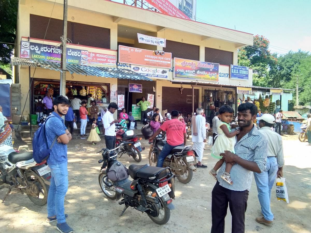 A view of the private bus stand in Tarikere which is devoid of basic amenities. 