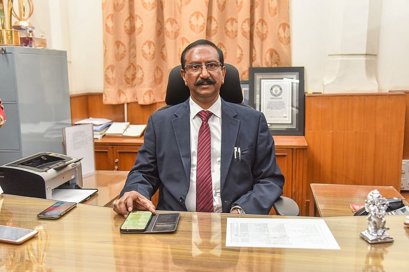 B H Anil Kumar, new Commissioner BBMP, taking charge at BBMP head office in Bengaluru.