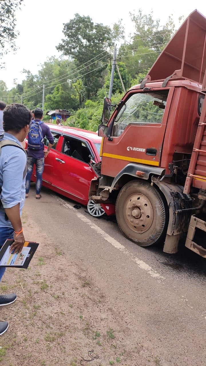 The mishap occurred when they were travelling to Mangaluru to visit an ailing relative. (DH Photo)