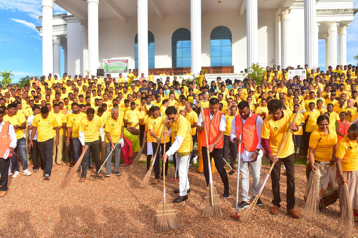 Cleanliness drive was initiated infront of Mangala auditorium in Mangalore University campus, Mangalagangothri on Wednesday.