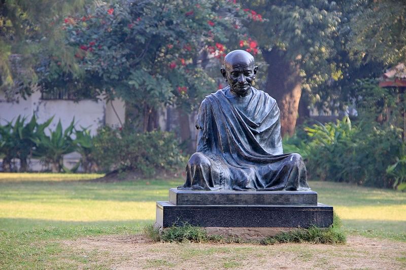 Sitting posture statue of Mahatma Gandhi at Sabarmathi Ashram, Ahmedabad, Gujarath, India, Asia.