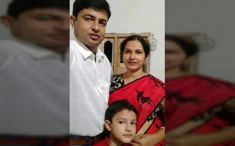 The bodies of the 35-year-old teacher Bandhu Gopal Pal, his pregnant wife Beauty and 8-year-old son Angan were found lying in pools of blood in their house at Jiaganj in Murshidabad on Tuesday when the Durga Puja festivities were on.