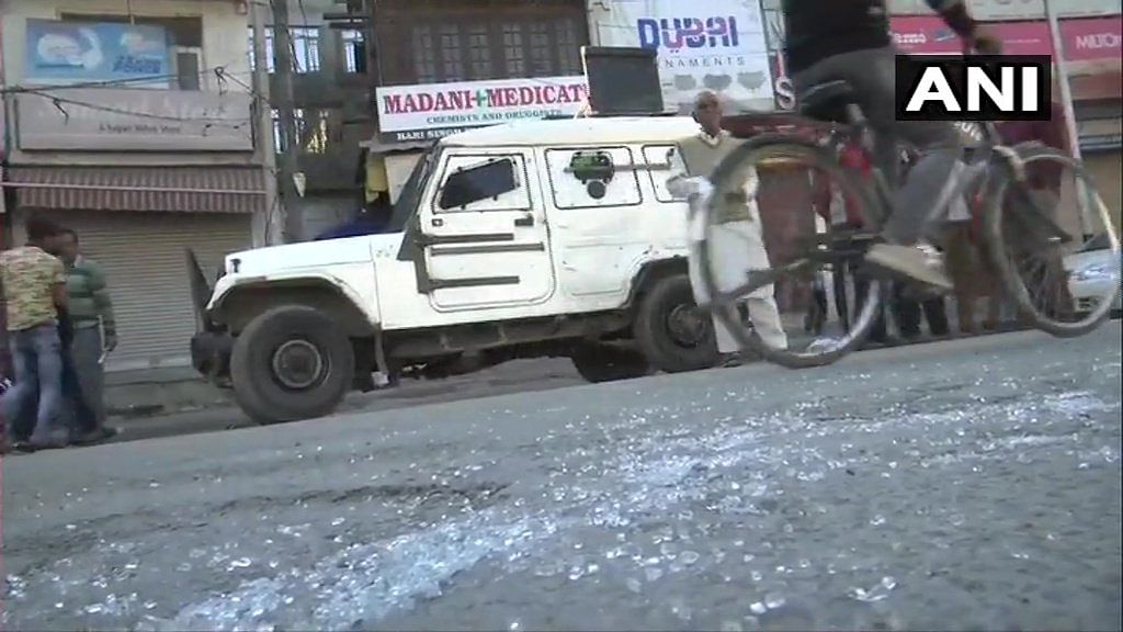 The militants hurled a grenade in Hari Singh High Street Market, which is a few hundred metres away from the city centre Lal Chowk, a police official said. (ANI/Twitter)