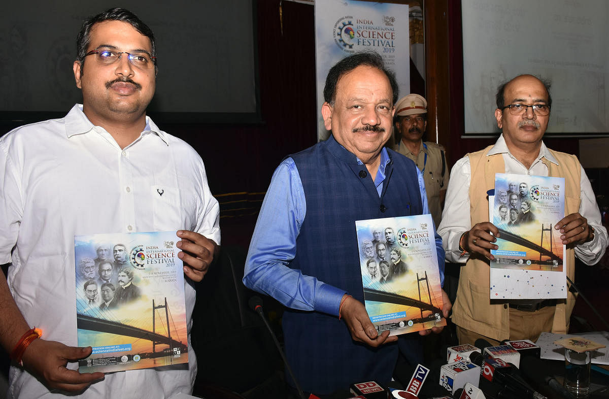 Union Minister of Science and Technology and Earth Sciences Dr Harsh Vardhan releases a poster of India International Science Festival (IISF) 2019 at Central Food Technological Research Institute (CFTRI) in Mysuru on Saturday. Vijnana Bharati (Vibha) Secr