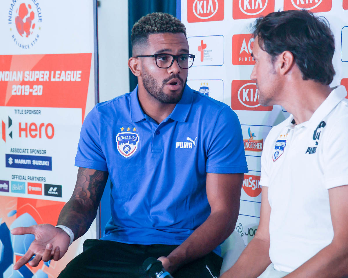 Bengaluru FC coach Carles Cuadrat (right) said it was a challenge for him to get Raphael Augusto to gel with the mechanics of the team. DH PHOTO/ BH Shivakumar