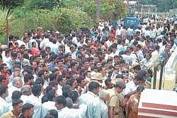A large crowd in front of the counting station at the St Josephs Convent in Madikeri. dh photo