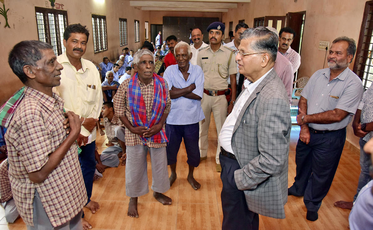 Lokayukta Justice P Vishwanath Shetty interacts with inmates of Destitute Rehabilitation Centre at Pacchanady in Mangaluru.